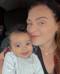 Nicole Childs's Instagram, Twitter & Facebook