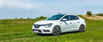 Fazladan oranı sayesinde vites seçimlerini daha rahat yapabiliyor ve 130 hp güç ve 205 nm tork bu durumda dizel motor için anormal ödemeyi (yazı yazıldığında 1.2 tce edc ile 1.5 dci edc arasında. Respectuos Nevinovat Flota Renault Megane Cutie Automata Pareri Mohba Org