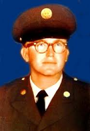 Leonard Erwin's Instagram, Twitter & Facebook