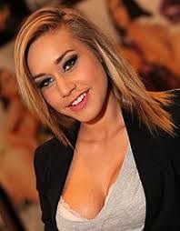 Leigh Kennedy's Instagram, Twitter & Facebook