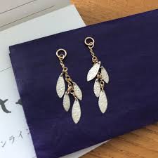 Agete Agete ピアスチャーム 葉モチーフ の通販 By ひーちゃん S Shop アガットならラクマ
