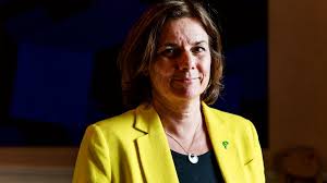 Idag är vi med och gör politiken grönare. Isabella Lovin Avgar Som Sprakror For Miljopartiet Svd