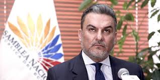 Licenciado en administración de empresas makeup artist singer hair stylist twitter: Supuesto Audio De Jose Serrano Es Investigado En El Caso Balda Madre Libertad Ecuador