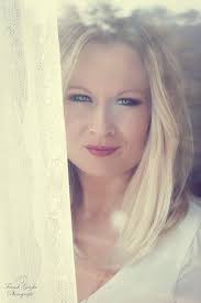 Hier ein weiteres Foto aus dem tollen Homeshooting mit der lieben Karina ♥  Kann mich nicht entscheiden, welches mir besser gefällt :-) was meint ihr?  H&M: Ka-Rina Modelpage Fotograf: © Frank Getzke