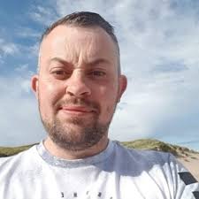 Stream Dee Bee music