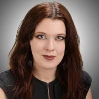 Stephanie Maynard's Instagram, Twitter & Facebook