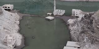 Jun 24, 2021 · yusufeli barajı, antalya büyüklüğünde şehri aydınlatacak barajın yüklenici firması limak holding genel müdürü mustafa baştürk, yıllık enerji üretim kapasitesi 1 milyar 888 milyon kwh olacak.ürettiğimiz enerji en az antalya büyüklüğünde bir şehrimizi aydınlatacak kadar bir enerji sağlayacak dedi Artvin De Baraj Sulari Cekildi Asirlik Koy Ortaya Cikti Memurlar Net