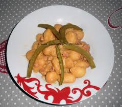 Ingredienti per 4 persone 450 gr fagiolini 40 gr farina 70 gr burro 2 bicchieri latte 75 cl brodo. Gnocchi In Crema Di Fagiolini E Speck La Mia Famiglia Ai Fornelli