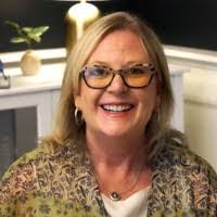 Lisa Grindstaff's Instagram, Twitter & Facebook