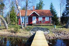 Mit der für das land bekannten optik wird schon das haus zu einem tollen motiv für urlaubsfotos. Top 16 Ferienhauser In Sudschweden Am See Meer Oder Scharen Hej Sweden
