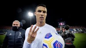 Il 2021 del calcio internazionale ha in serbo ancora parecchie emozioni. Pallone D Oro 2021 Cr7 Ancora In Corsa C E Una Candidatura A Sorpresa