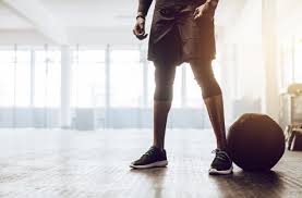 Entrenamiento de crosfit en casa seguramente han escuchado hablar del crossfit, una disciplina deportiva muy popular en la actualidad que permite. Cinco Wods De Crossfit Con Ejercicios Que Puedes Hacer En Tu Propia Casa