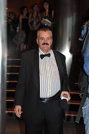 El risitas pasa sus días en el sevillano hospital de la caridad creado por la hermandad del mismo nombre para atender a mayores necesitados, solos y sin recursos. El Risitas Se Recupera Tras Sufrir La Amputacion De Su Pierna