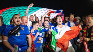 Der italienische nationaltrainer roberto mancini hat die beiden mittelfeldspieler marco verratti und stefano sensi trotz. Rer Irotnk3v6m