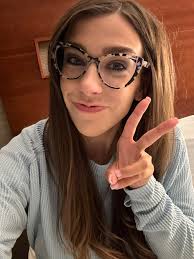 Hi beautiful Roses!! Am absolutely thrilled and excited beyond belief to be  returning for a fourth year at WRF this summer. I just wanted to drop a  note, for anyone who is