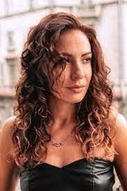 Miranda Betts's Instagram, Twitter & Facebook