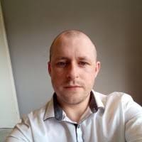 40+ perfiles de «Daniel Wesson»