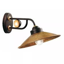 Il supporto è disponibile con decoro di vari colori (verde, blu, marrone, rosso, ambra o senza decorazione), ideale per creare un'atmosfera calda e accogliente in ambienti della tua casa come taverna, cucina, mansarda o soggiorno. Gibas Rua Lampada Da Parete Rustica In Metallo 837 1a C58
