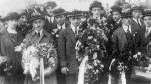 1921 was a common year starting on saturday of the gregorian calendar and a common year starting on friday of the julian calendar, the 1921st year of the common era (ce) and anno domini (ad) designations, the 921st year of the 2nd millennium, the 21st year of the 20th century, and the 2nd year of the 1920s decade. 1921 Die Erste Titelverteidigung Kicker