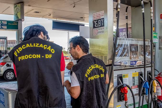 Procon fiscaliza postos de combustível após suspeita de aumento inoportuno - Portal Lago Sul