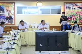 ของวันที่ 17 ธ.ค.63 นายวีระศักดิ์ วิจิตร์แสงศรี ผู้ว่าราชการจังหวัดสมุทรสาคร พร้อมด้วย นายแพทย์ชาติชาย กิติยานันท์. 7gs6xth Uu81cm