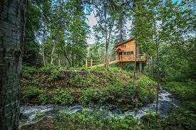 These accommodations are a perfect alternative to camping and a great way to enjoy the beauty of nature without roughing it. 12 Private And Secluded Cabin Rentals In Washington