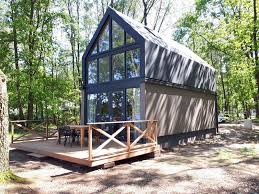 Of je nou gaat spelen in speelland, op safari gaat in het safaripark of gaat overnachten in de natuur van safari resort of vakantiepark beekse bergen, het avontuur komt je altijd tegemoet. Vakantiepark Beekse Bergen Glamping Camping