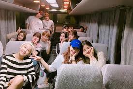 Gambar Persahabatan 3 Orang Korea Lihat ide lainnya tentang foto teman, fotografi, fotografi teman. gambar persahabatan 3 orang korea