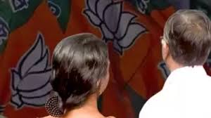 এটা আমার কাছে অনেক যন্ত্রণার...,' BJP প্রার্থী হতেই গর্জে উঠলেন অভয়ার মা,  কী বললেন? | Hindustan Times Bangla