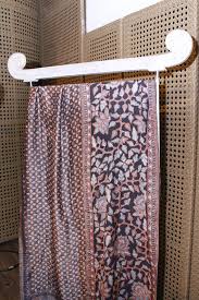 Cara penggunaan napthol secara singkat dapat digambarkan sebagai berikut: Deretan Kain Batik Yang Dibuat Dari Pewarna Alam Fashion Fimela Com