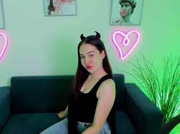Abigailwill (21 YO woman) XXX hot live cam sex show - Chat and webcam sex  with Abigailwill