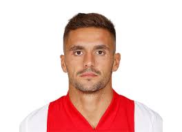 Он играет на позиции левый. Dusan Tadic Stats News Bio Espn