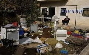 شبكة فلسطين للحوار@paldf 11h شبان فلسطينيون يحرقون سيارة مستوطن خلال المواجهات المندلعة في حي الشيخ جراح بالقدس المحتلة. Gtwk3pbpkvvllm