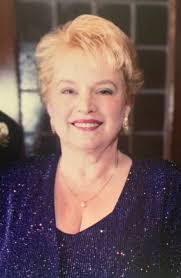 Maggie Purcell's Instagram, Twitter & Facebook