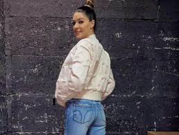 ^ damjan djoković est rouge & bleu ! (in french). Sanja Cusset In An Unusual Version She Is Stockpiled And Sexy In Front Of The Camera Alone She Is Crumbling In Jeans And Sneakers Photo