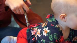 Would You Take Your Baby To A Chiropractor These Parents Swear By It Wfaa Com