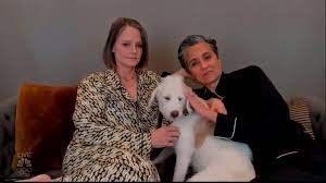 Jodie Foster Accepts Golden Globe Win In Chic Pajamas With Her Wife And Dog Wfaa Com