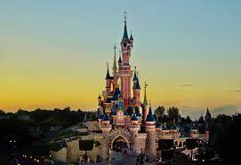 You can calculate doing 85,000 guests on peak days at say, $72 each, that'd be $6,120,000, but since its a local based park, a lot of those people are pass holders not needing to pay admission, so that number would drop greatly. Why Disney Would Like You To Forget Disneyland Paris Opening Day Allears Net