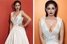 Meera chopra possesses a great talent for creativity and self expression, typical of many accomplished writers, poets, actors and musicians. Priyanka Chopra Did Not Work Because Of Meera Chopra Cousin Of Actress Atz News