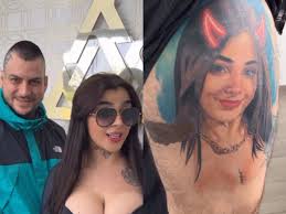 VIDEO: Así le entregó Karely Ruiz el premio al fan que se tatuó su cara