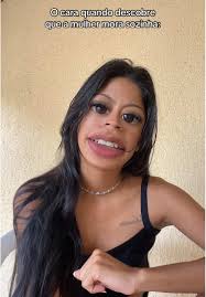 Mulher que Mora Sozinha: Desafios e Empoderamento