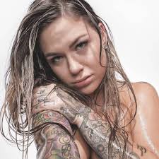 Szexmunkásnak állt az RTL egykori sztárja, VV Merci