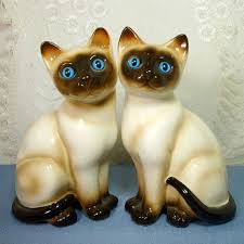 125.00 your local currency » Porcelain Pair Siamese Cat Figurines 1960s By Vintagestarrbeads 24 00 Vintage Cat Figurines Porcelain Animal Vintage Cat