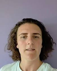 Nouvelle arrivée ! Pour la saison 2025-2026, nous accueillons Ambre Prats,  ailière gauche en provenance de La Ciotat. Rapide et déterminée, elle  viendra apporter son expérience sur l'aile. Bienvenue Ambre !💚 Elle