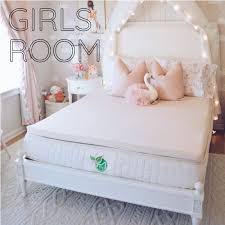 Watch my before/after spring bedroom makeover + diy bedbench on my youtube channel: Blog Spring Bedroom Makeover Kids Bedroom Inspiration Kids Bedroom Inspiration Bedroom Inspirations Bedroom Makeover