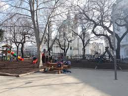 In wieden gibt es mehrere kleine parks. Resselpark Kids Love Vienna