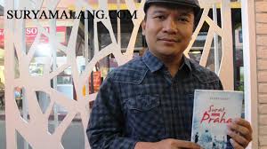 Julie estelle, tio pakusadewo, rio dewanto and others. Film Glen Fredly Surat Dari Praha Jiplak Cerpen Karya Warga Malang Halaman All Surya Malang