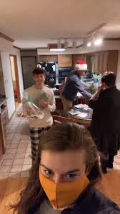 Eva Karnowski (@evakarnowski)