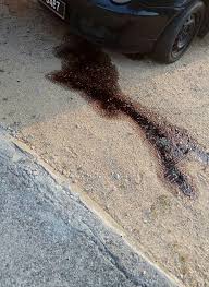 Minyak hitam terbaik untuk lc135 dan tips untuk pilih minyak hitam yang sesuai untuk motor korang. Tayar1 Mingguan Wanita