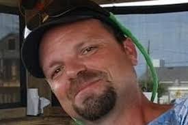 Lisa Crockett's Instagram, Twitter & Facebook